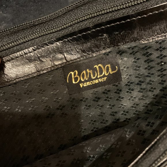 🌟HOST PICK 🌟💕Vintage Black Eel Skin Leather Clutch Purse - Picture 4 of 6